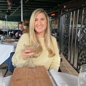 Meet your Posher, Alexandra